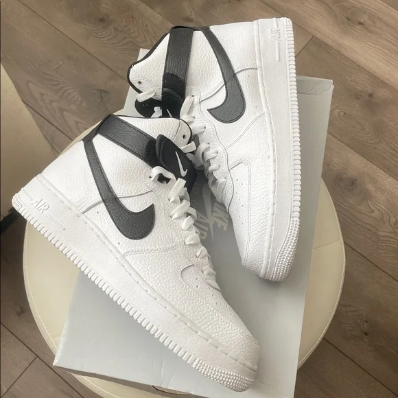 Nike Men's Air Force 1 High '07 White/Black Size:10 - Picture 4 of 6